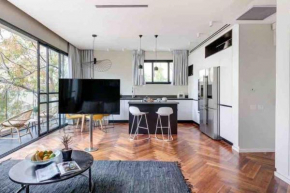 Luxury 3 Bedrooms Apt near Hilton hotel